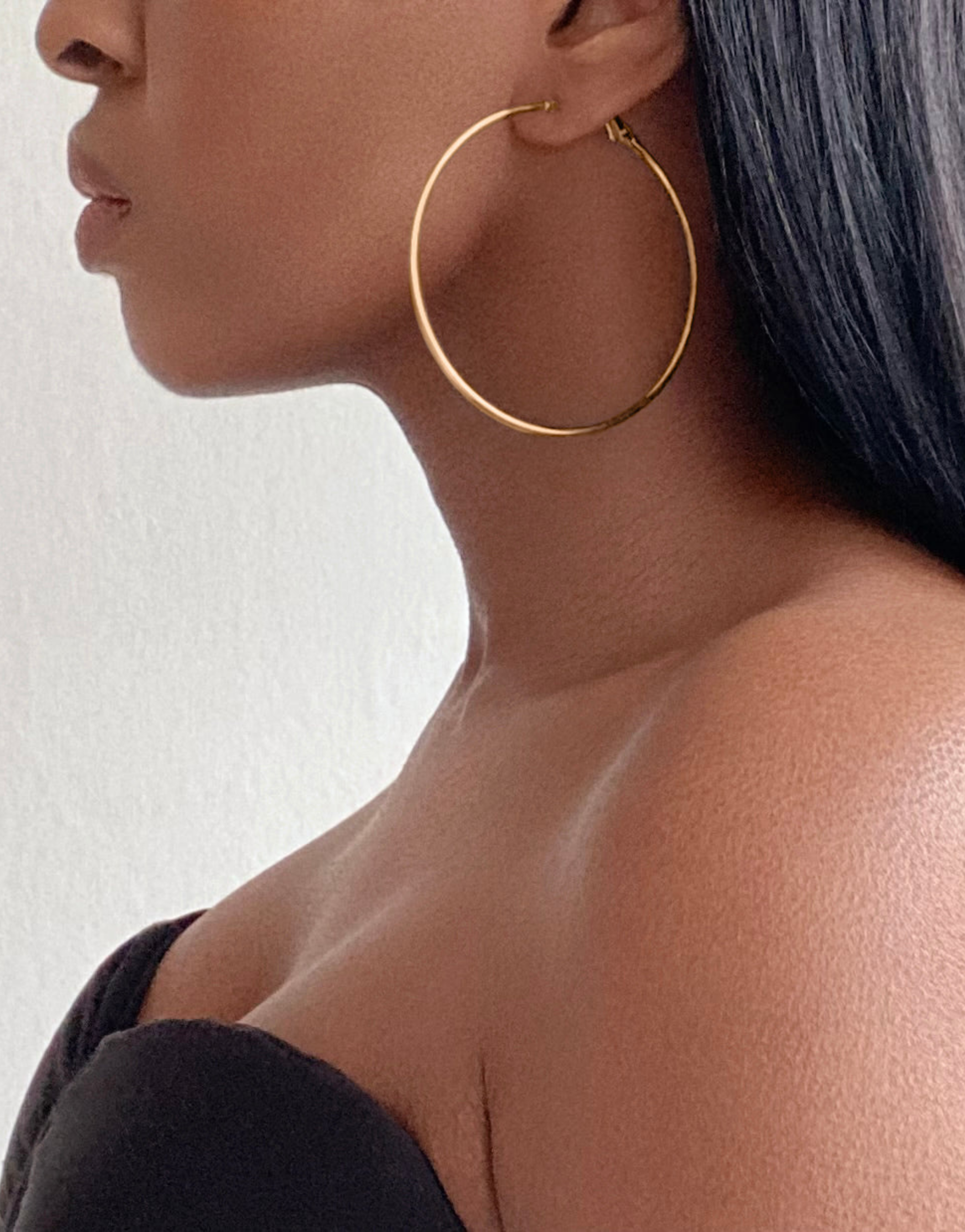 CAIRO Clip-On Oversized Thin Hoop Earrings Gold